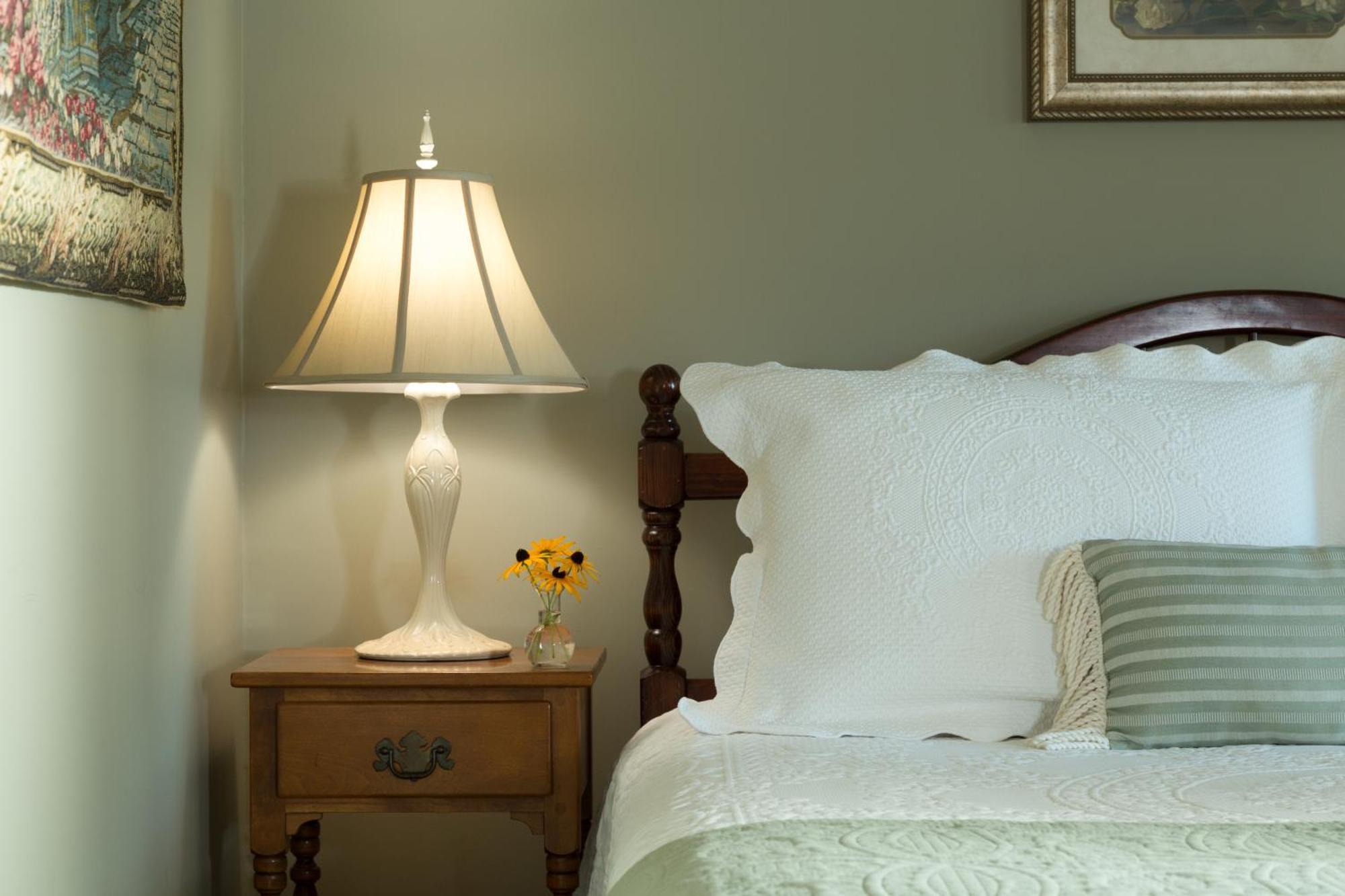 Inn at Pleasant Lake New London Ruang foto
